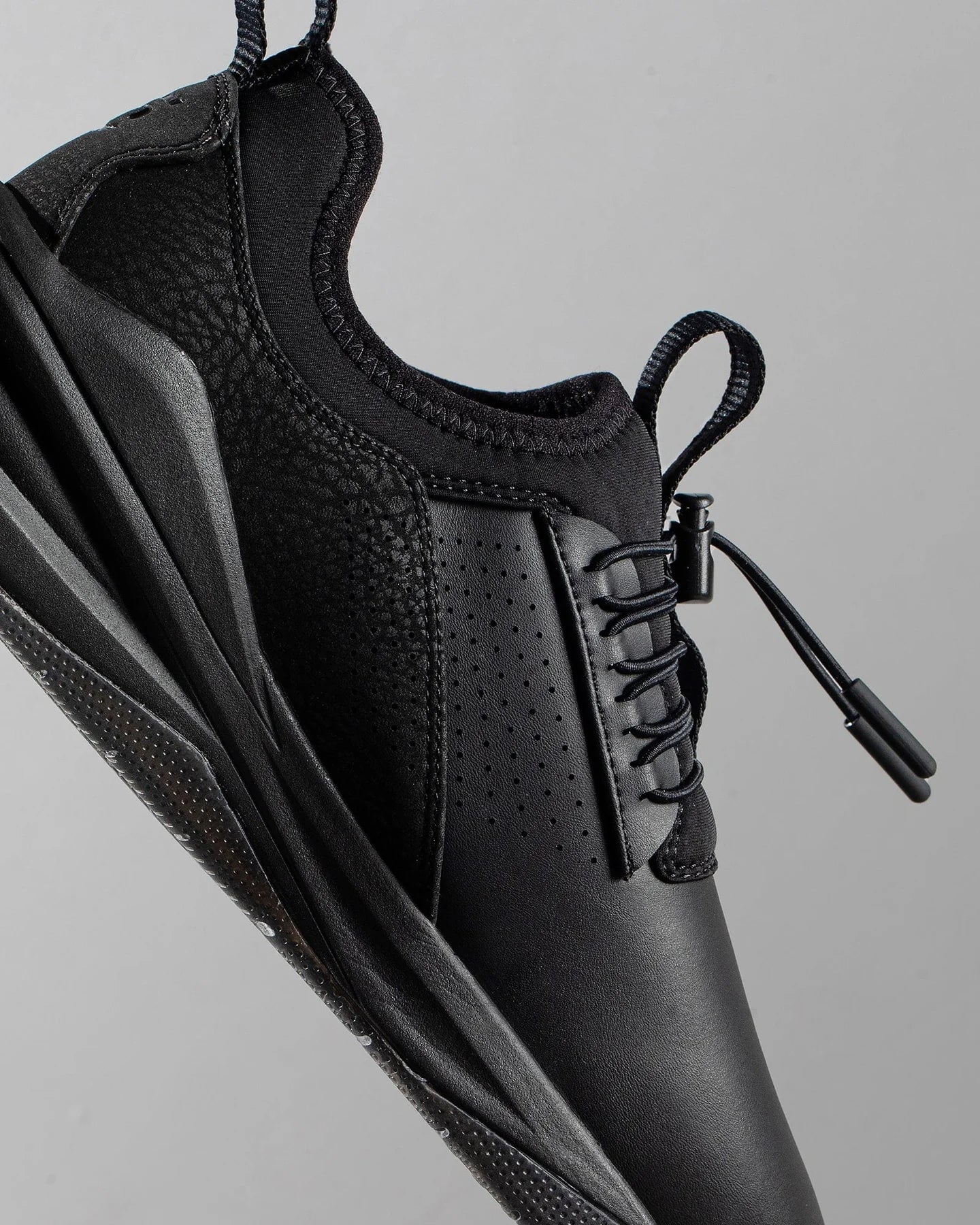 Clove Classic - All Black Option