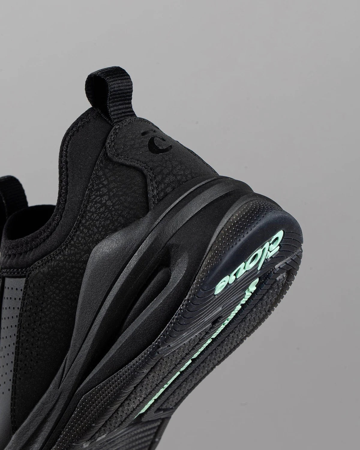 Clove Classic Wide Fit - All Black Option