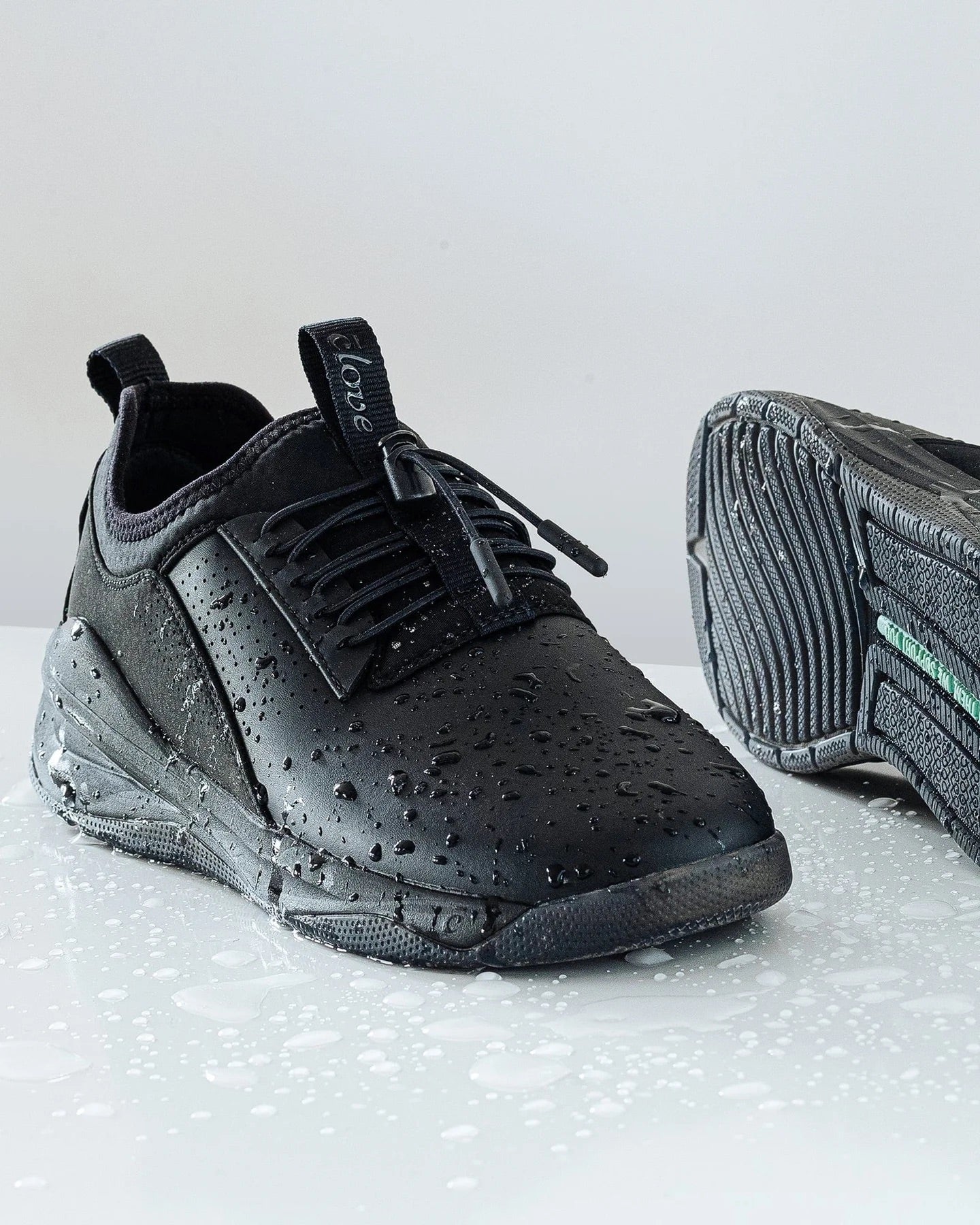 Clove Classic Wide Fit - All Black Option