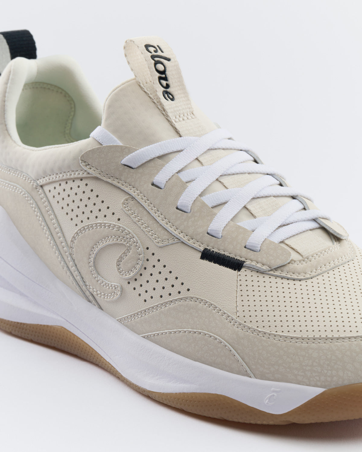 Clove Strada - Sand / White / Gum