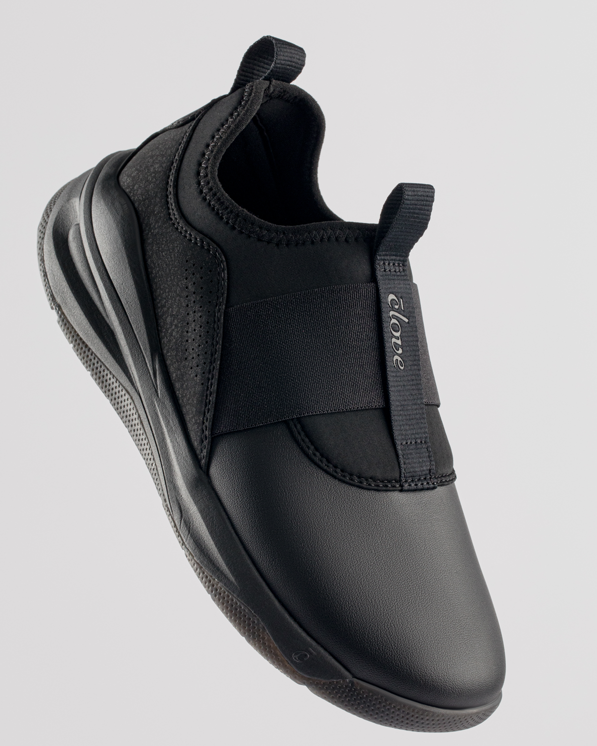 Clove Solo - All Black