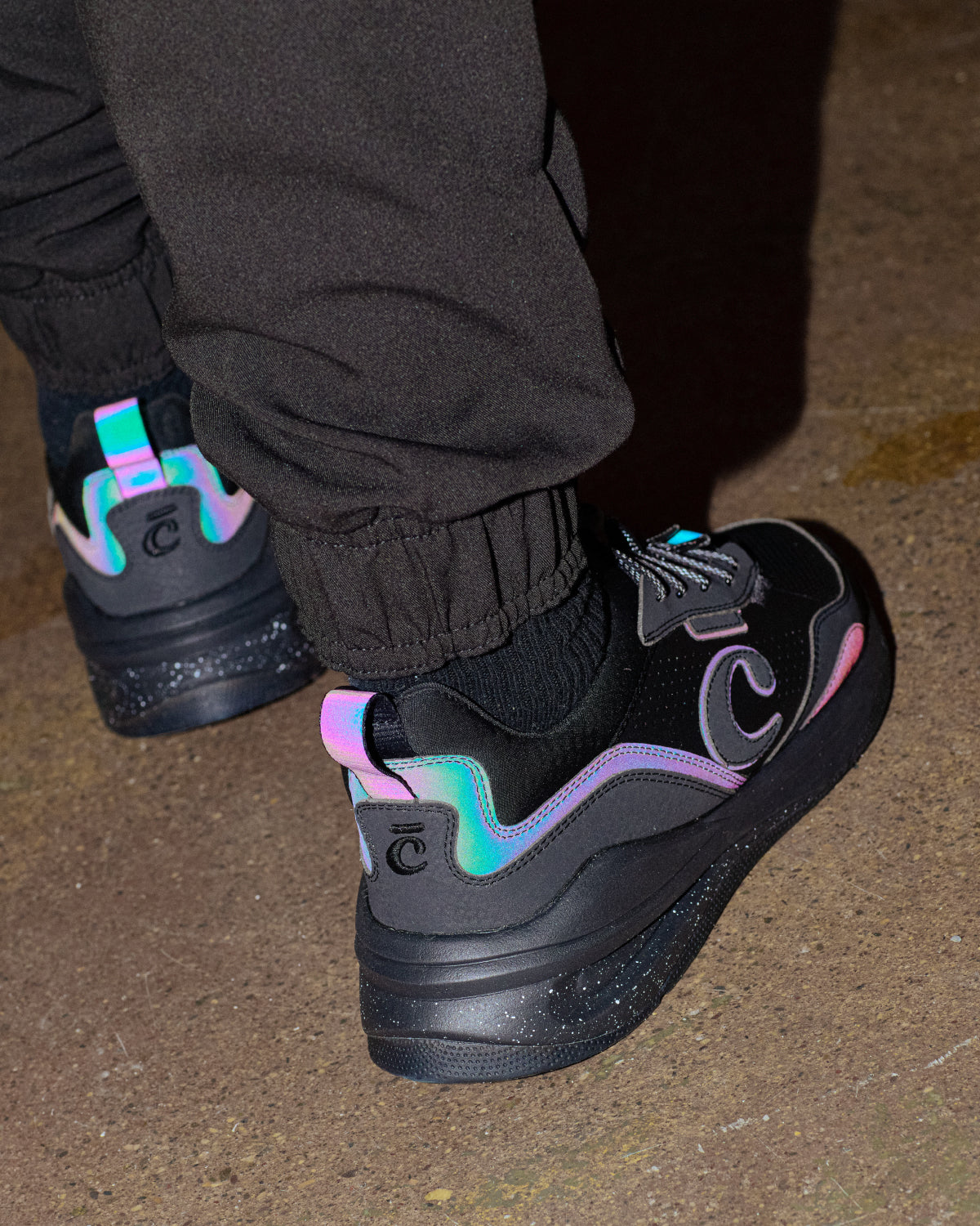 Clove Strada - Onyx Flash