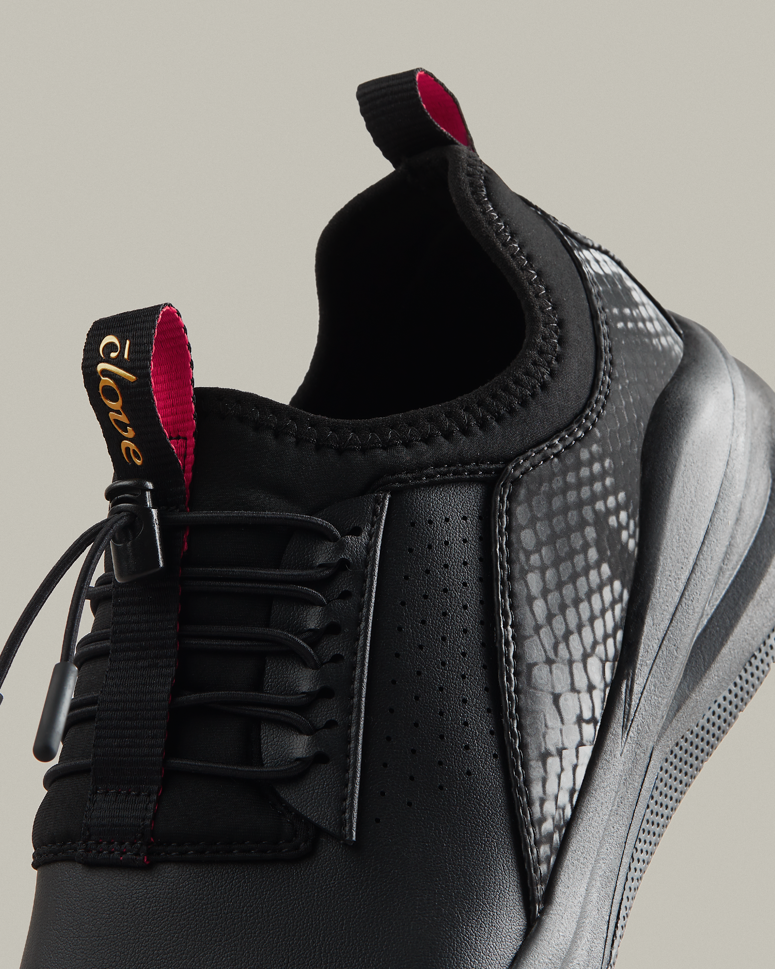 Clove Classic LX - Black Python