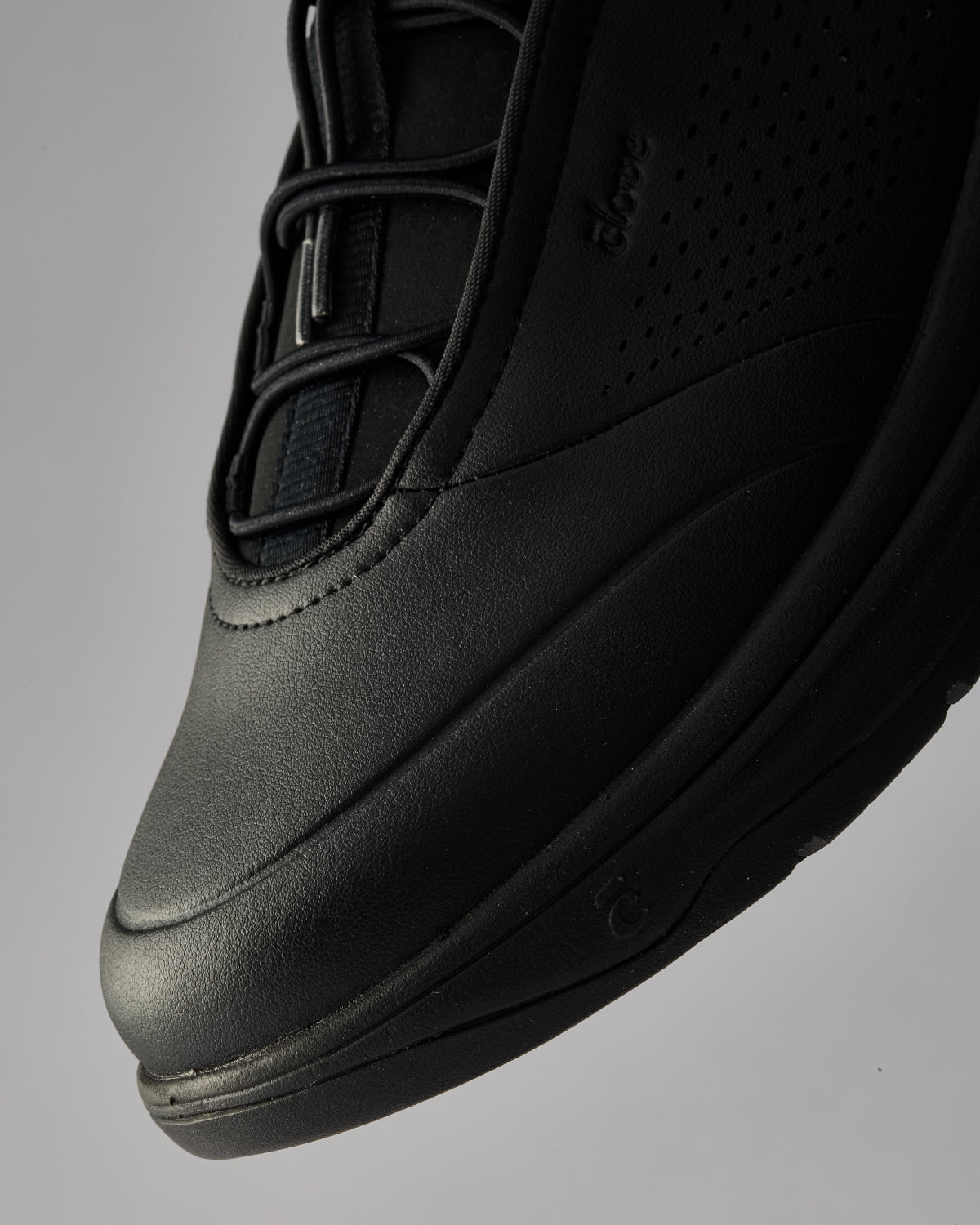 Clove Prima - All Black