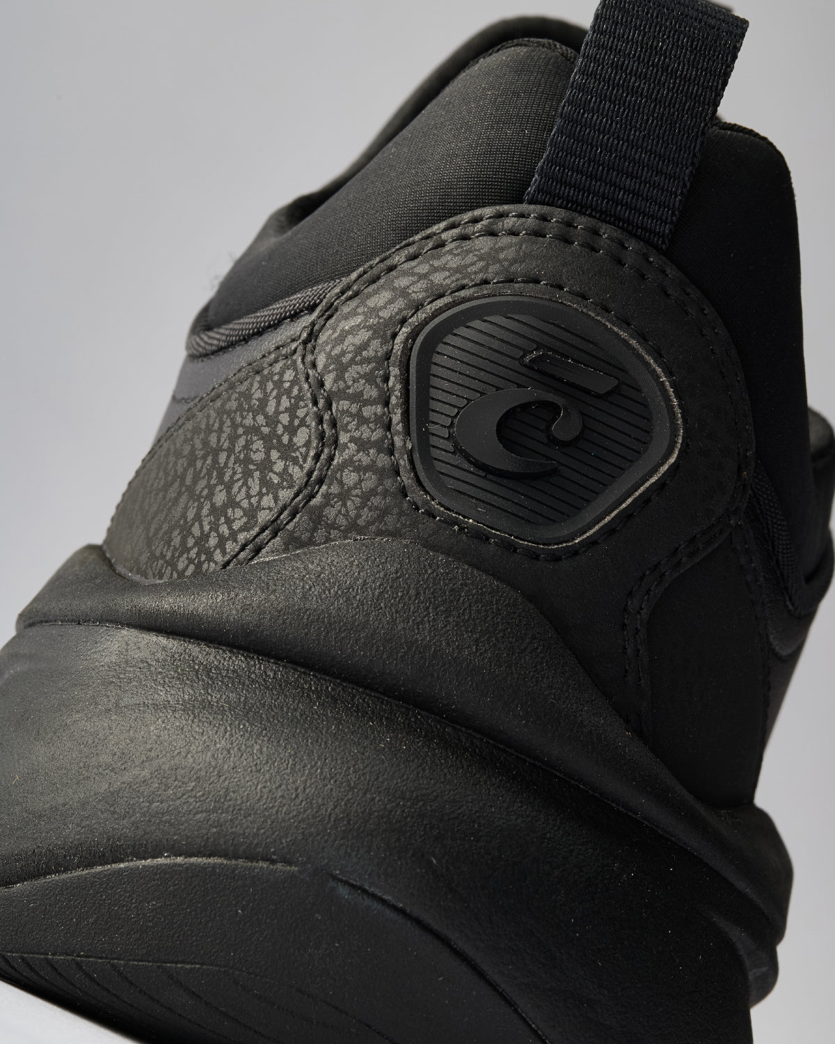 Clove Prima - All Black